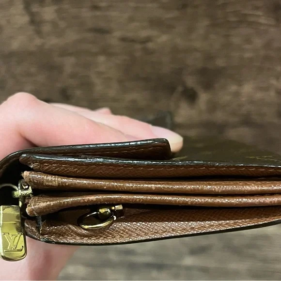 SOLD 🎉🎉Authentic Louis Vuitton Wallet Crossbody - Picture 5 of 8